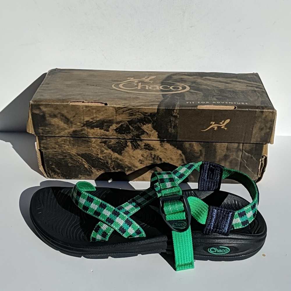 Chaco Zvolv Hiking/River/Water Sandals Womens 8 NEW